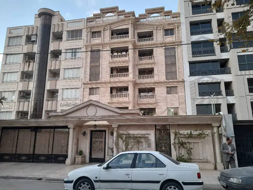 فردوسی ۱۱۵متری ۳ خواب با حیاط ۱۵متری|فروش آپارتمان|شاهین‌شهر, فردوسی|دیوار
