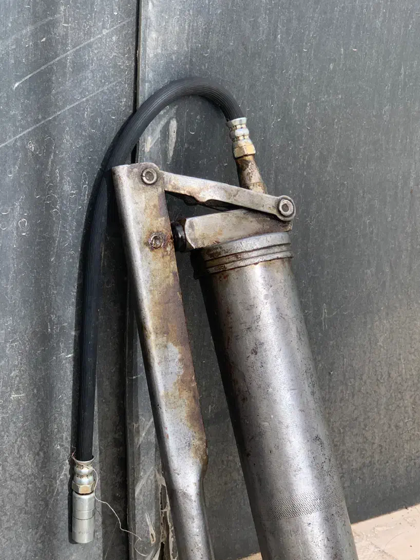 گریس پمپ سالم|ابزارآلات|نیشابور, کشتارگاه|دیوار