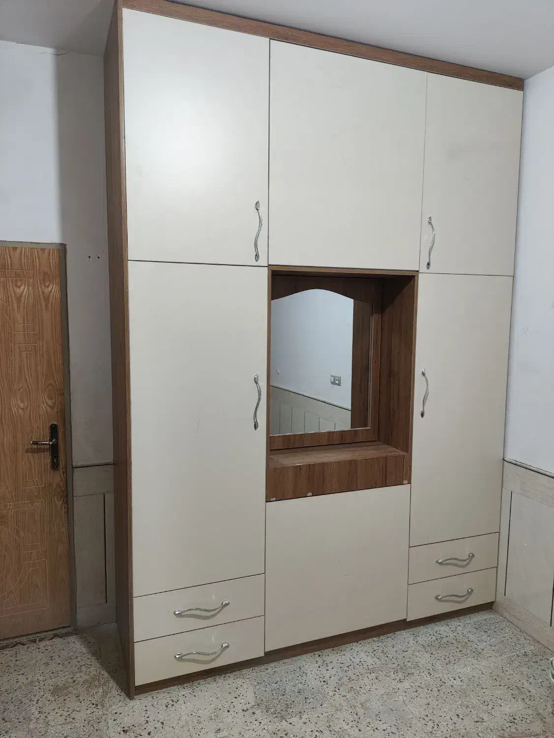 کمد|جاکفشی، کمد، دراور|کاشان, دشت لتحر|دیوار