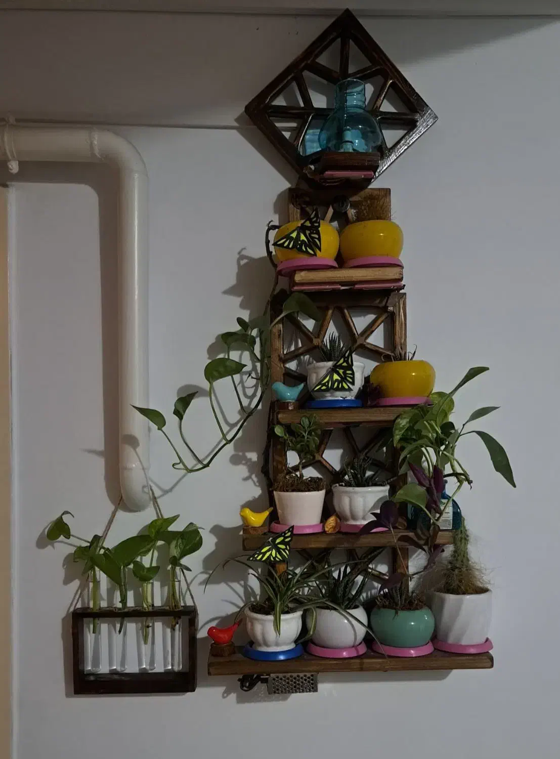 شلف دیواری چوبی طرح سنتی همراه چراغ|کتابخانه، شلف، قفسههای دیواری|تبریز, |دیوار