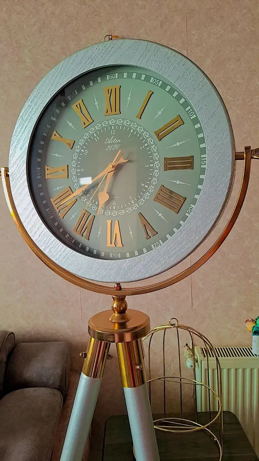 ساعت ۳پایه نقره ای|ساعت دیواری و تزئینی|هشتگرد, هیو|دیوار