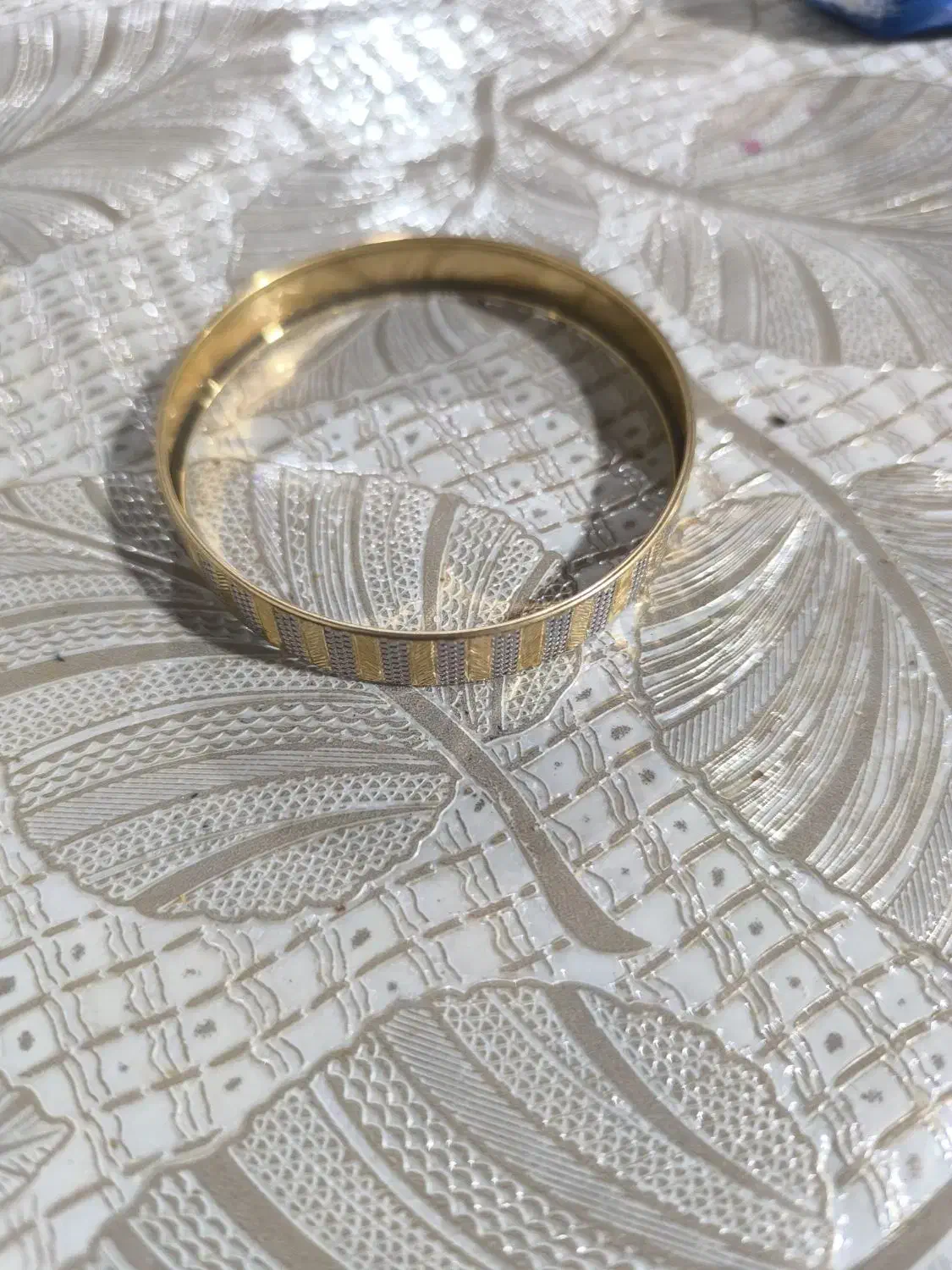 النگوی دست دو|جواهرات|صومعه‌سرا, |دیوار