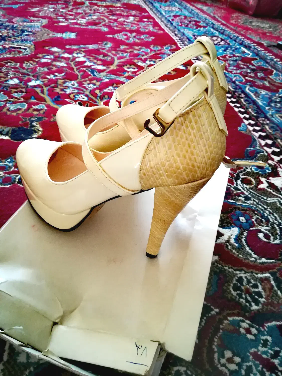 کفش زنانه  سایز 38|کیف، کفش، کمربند|نقده, |دیوار