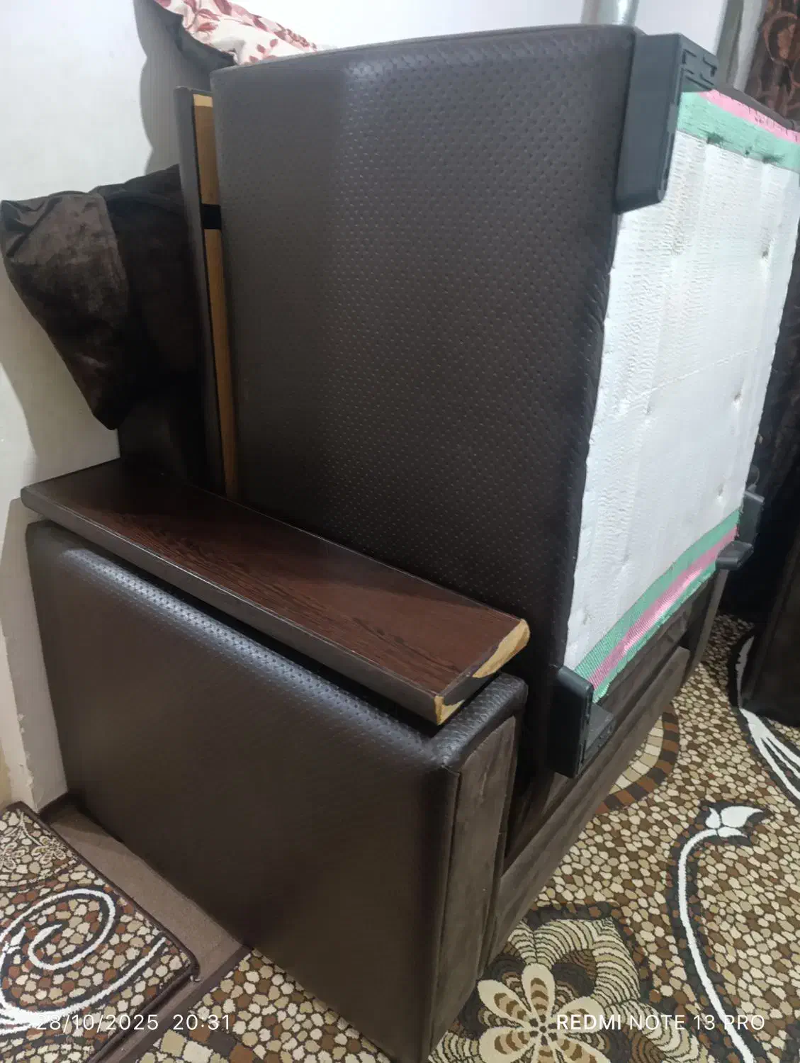 مبل قهوه ای به همراه میز|مبلمان خانگی و میز عسلی|رشت, سلیمانداراب|دیوار