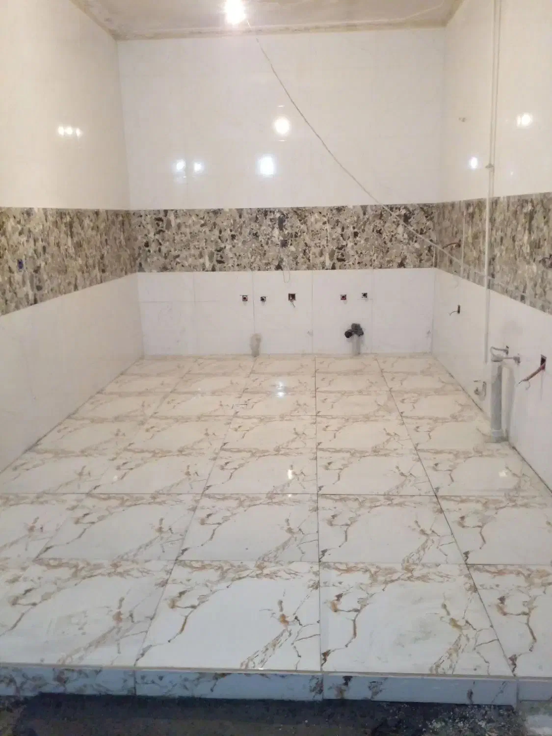 کاشیکاری و سرامیک و سنگ کاری|خدمات پیشه و مهارت|کرمانشاه, |دیوار