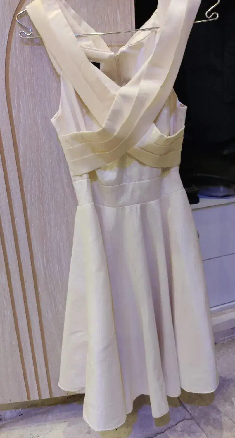 لباس مجلسی|لباس|بومهن, |دیوار