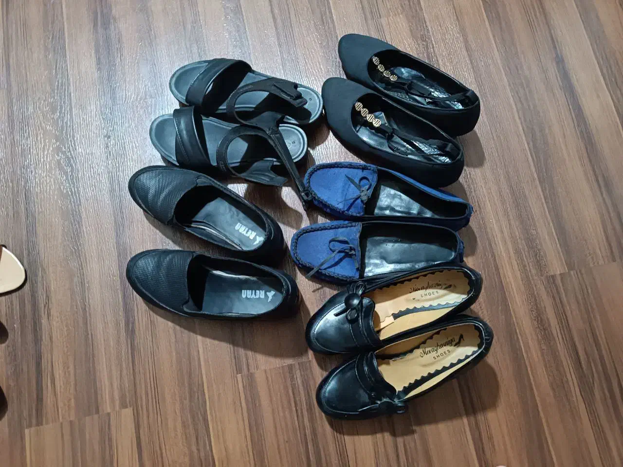 کفش|کیف، کفش، کمربند|دورود, |دیوار