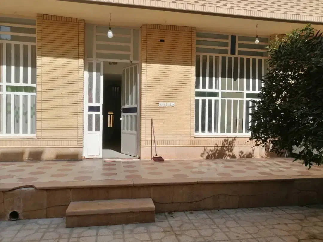 رهن ویلایی سالن بزرگ طبقه همکف ۲خواب تخلیه|اجارهٔ خانه و ویلا|شیراز, فرگاز|دیوار