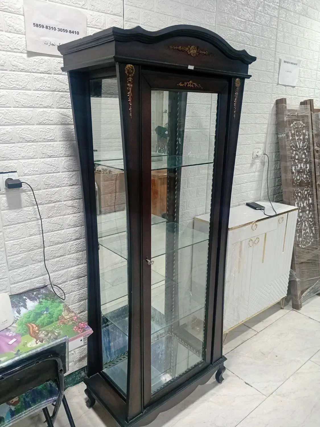 یک عدد بوفه ویترینی|بوفه، ویترین، کنسول|بندر ماهشهر, |دیوار