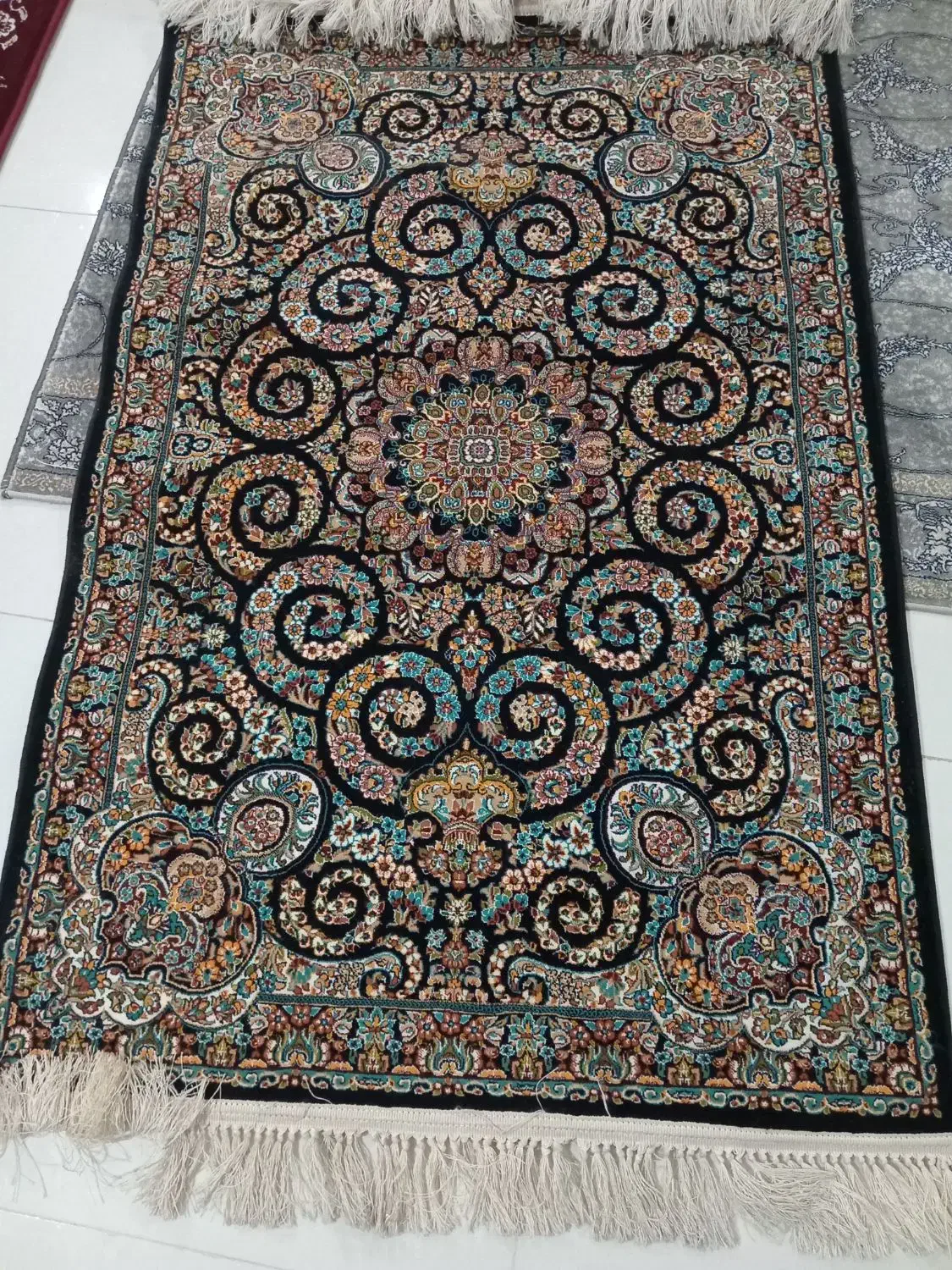 قالیچه نو|فرش|مشکیندشت, |دیوار