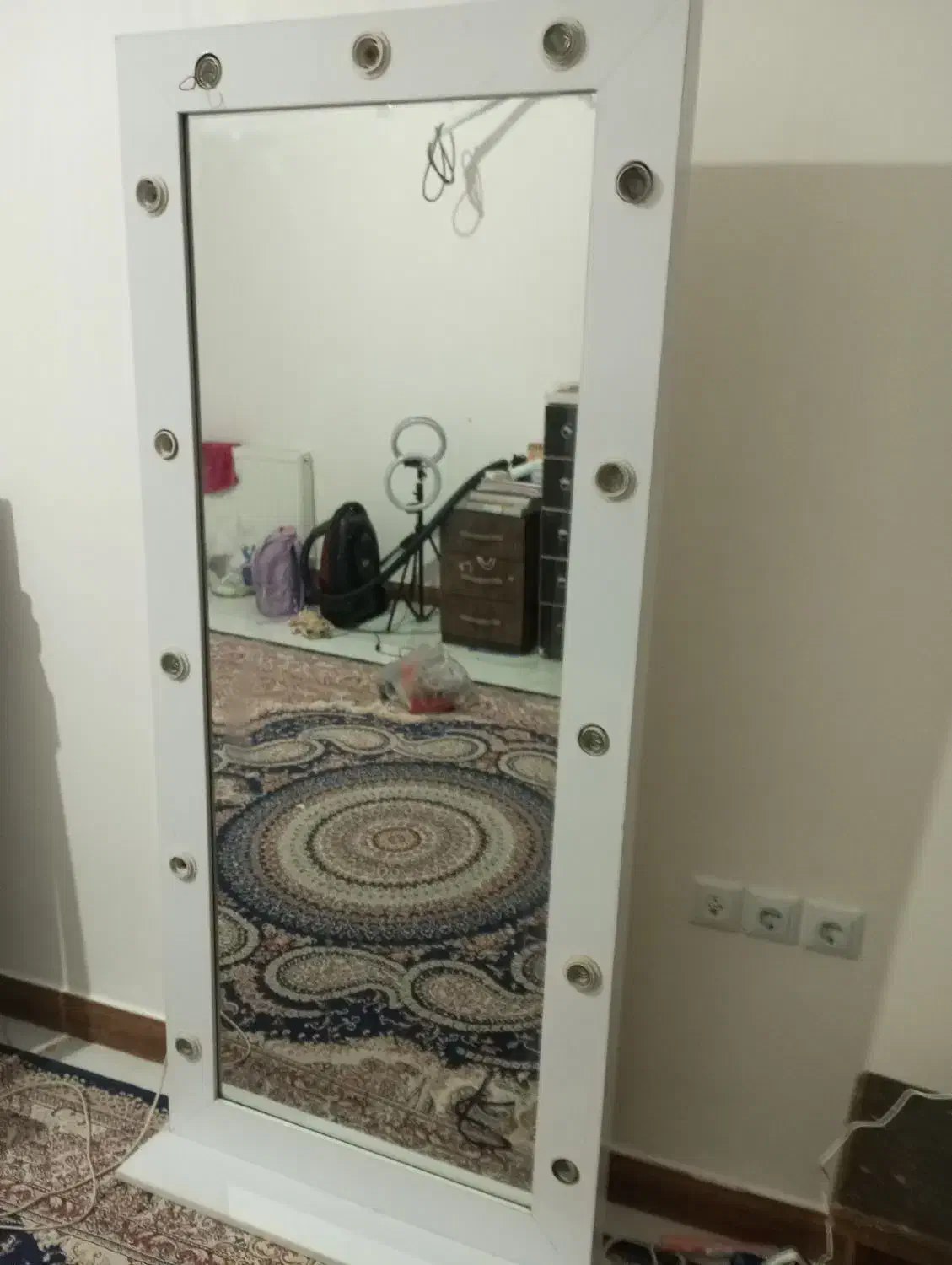 آینه|آینه|رشت, شهرک آیت الله منتظری|دیوار