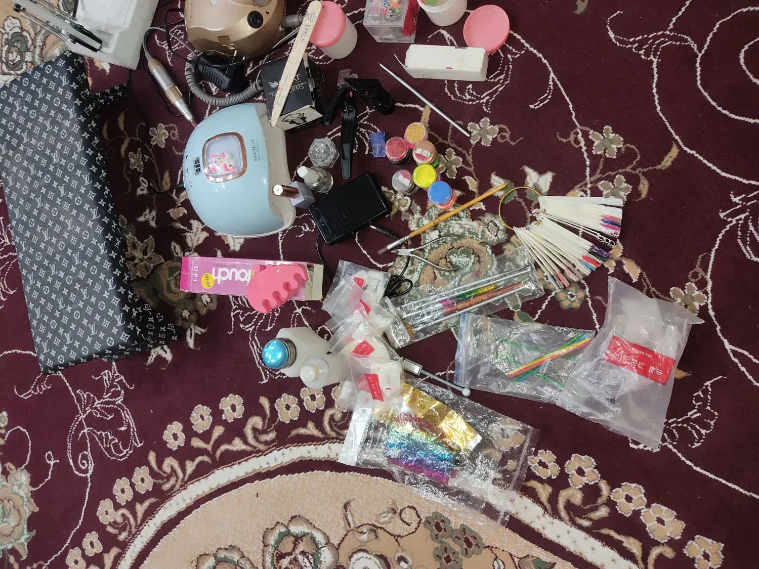 وسایل کاشت ناخن|آرایشگاه و سالن‌های زیبایی|رامهرمز, |دیوار