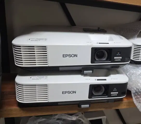 ویدئو پروژکتورEpson EB-1985WU WUXGA 4800 لومن 3LCD|تلویزیون و پروژکتور|تهران, فلسطین (میدان انقلاب)|دیوار