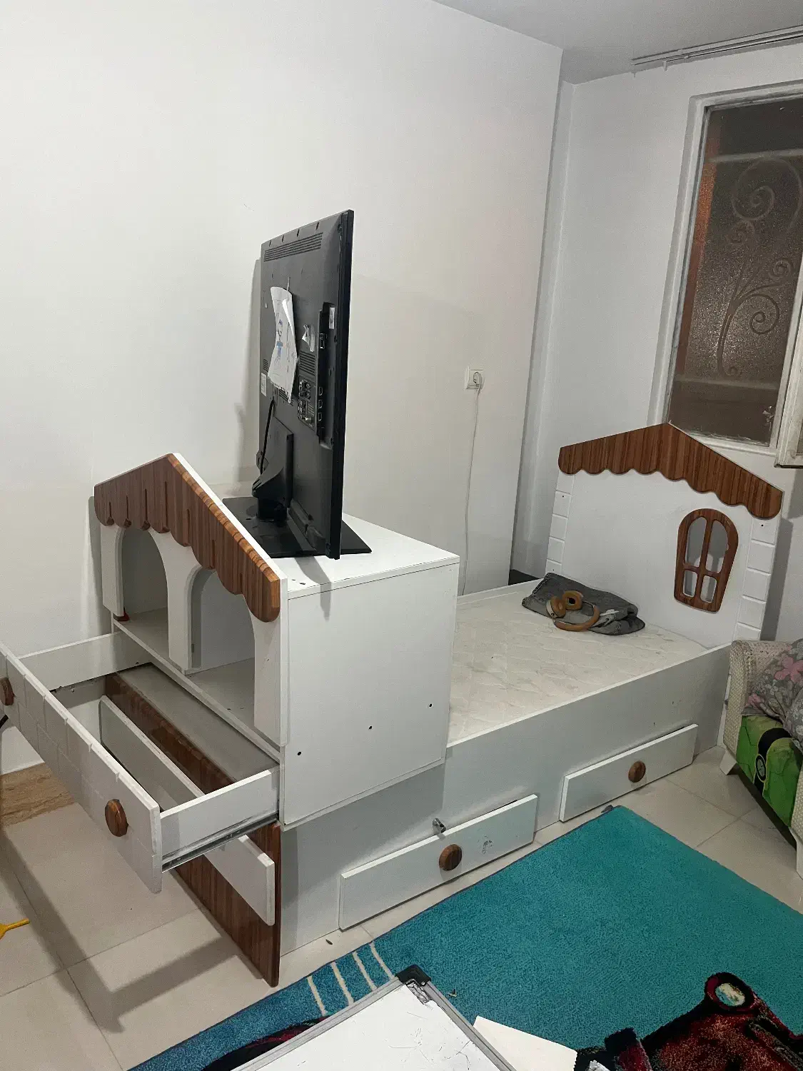 سرویس خوابه کودک و نوجوان|اسباب و اثاث بچه|قم, دروازه چوبی|دیوار