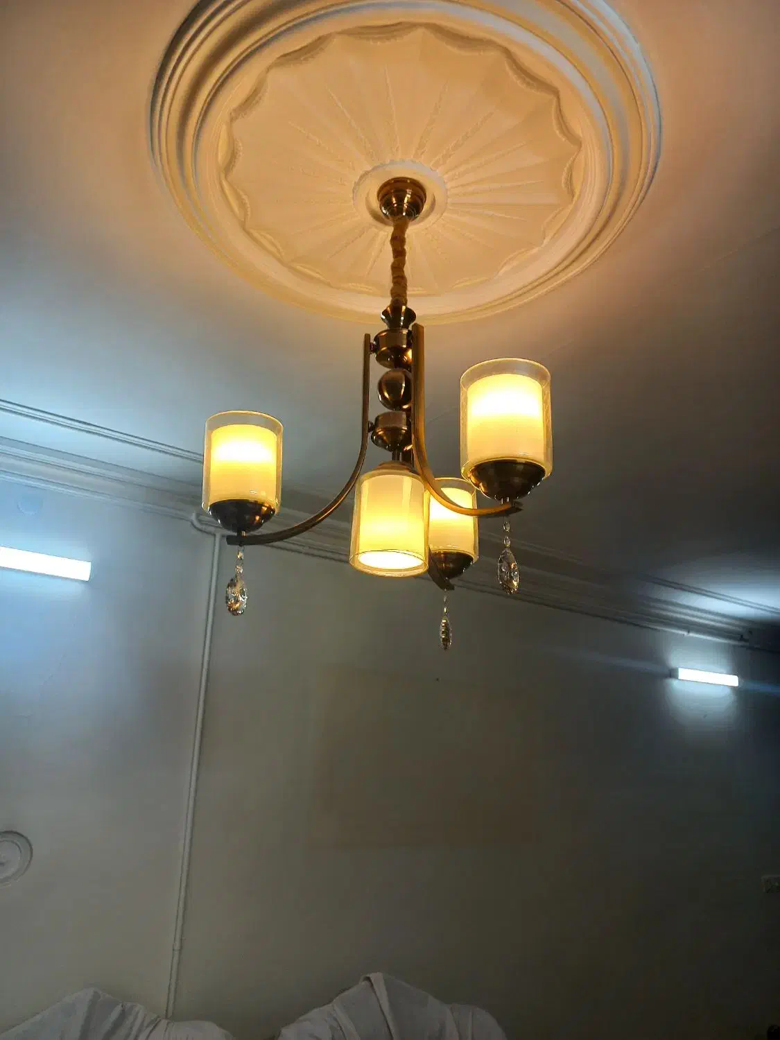 یک جفت لوستر شیک سالم وکاملا نو ووسایل خرده ریز|لوستر و چراغ آویز|مشهد, رسالت|دیوار