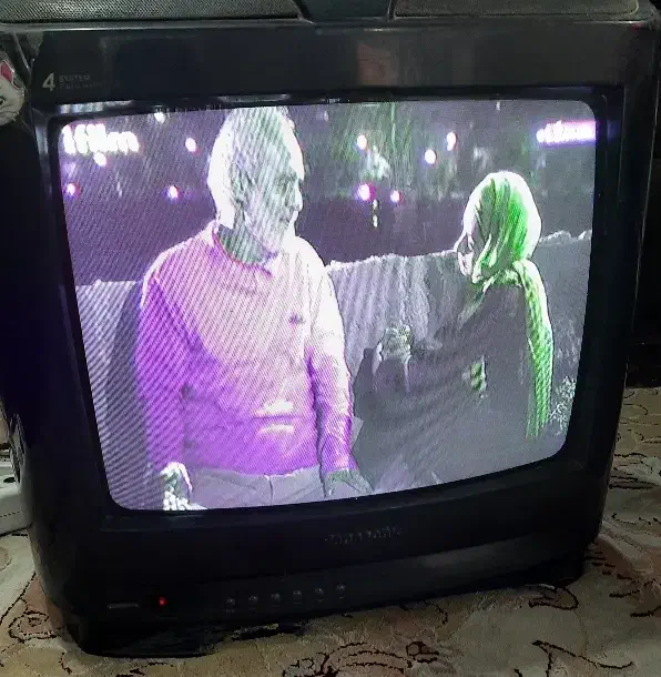 تلویزیون رنگی 24 اینچ کاملا سالم|تلویزیون و پروژکتور|ایذه, |دیوار