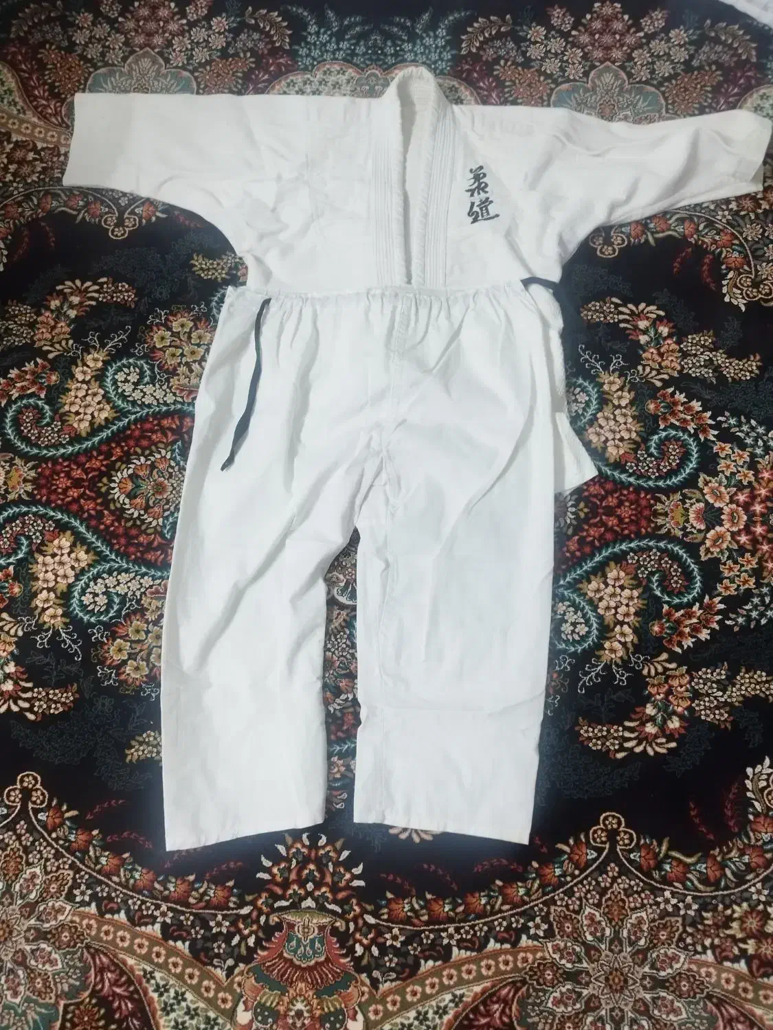 لباس تکواندو|لباس|شاهین‌شهر, نبوت|دیوار