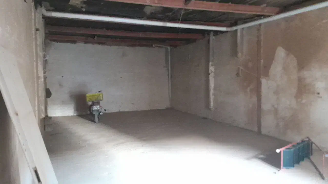 اجاره کارگاه یا انبار در پاوا|اجارهٔ مغازه و غرفه|مشهد, نیزه|دیوار