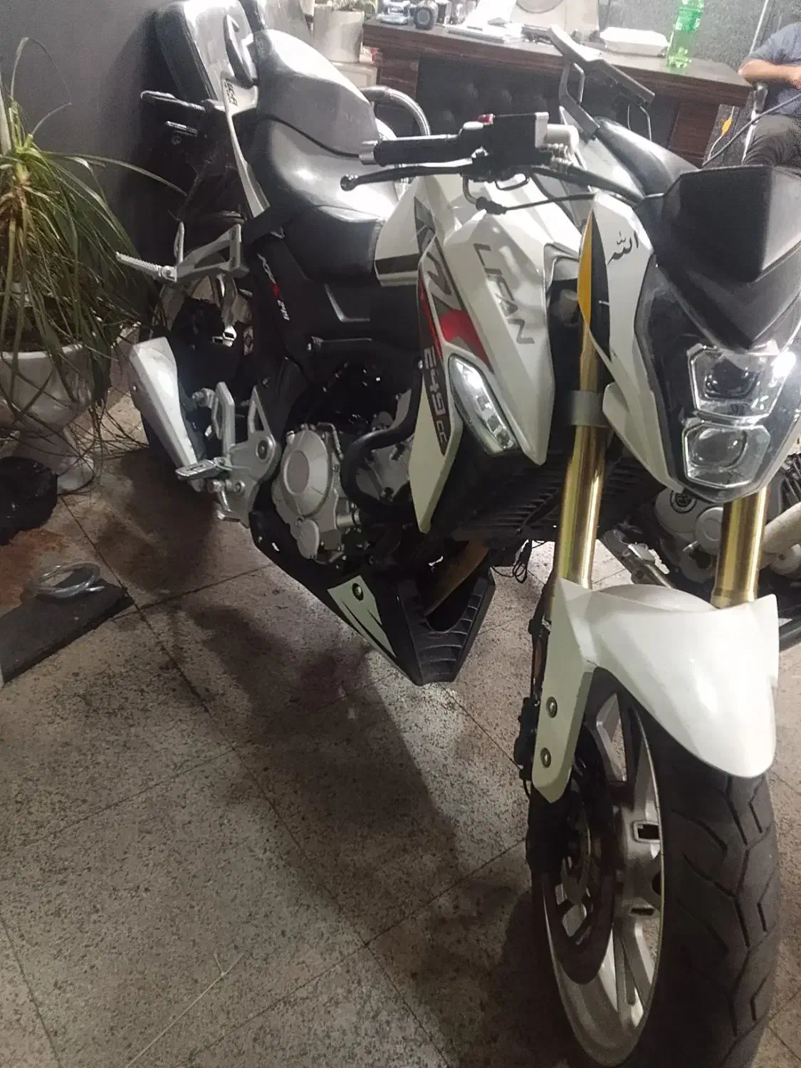 لیفان ۲۵۰|موتورسیکلت|ری, شهادت|دیوار