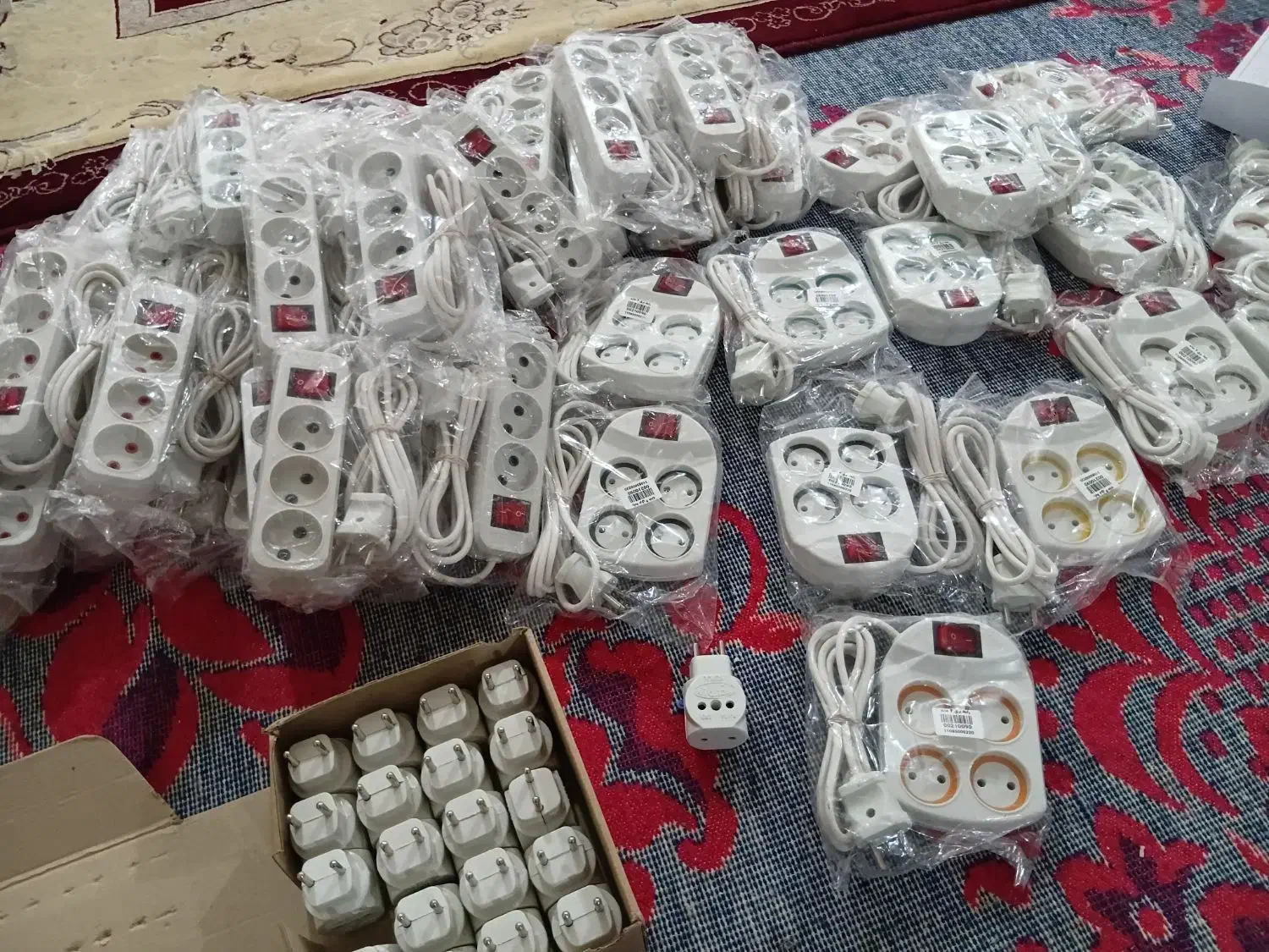 سه راه و چهار راه برق سه راهی چهار راهی برق|مصالح و تجهیزات ساختمان|قروه, |دیوار