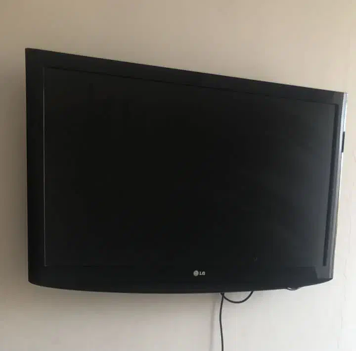 تلویزیون ال جی ۴۲ اینج|تلویزیون و پروژکتور|کیش, |دیوار