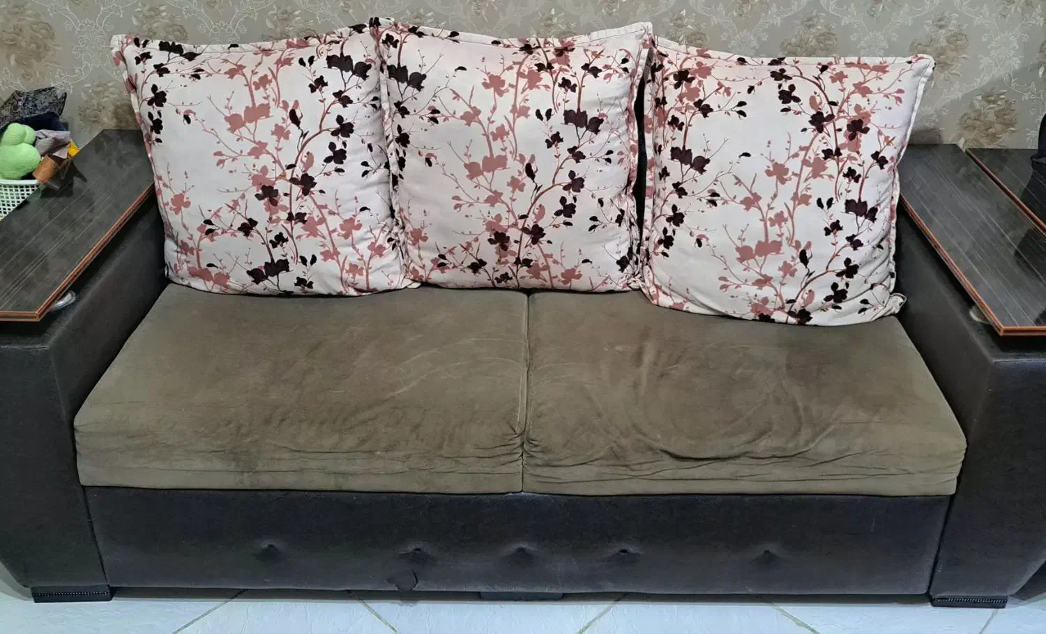 مبل 7 نفره|مبلمان خانگی و میز عسلی|رشت, پاره بیجار|دیوار