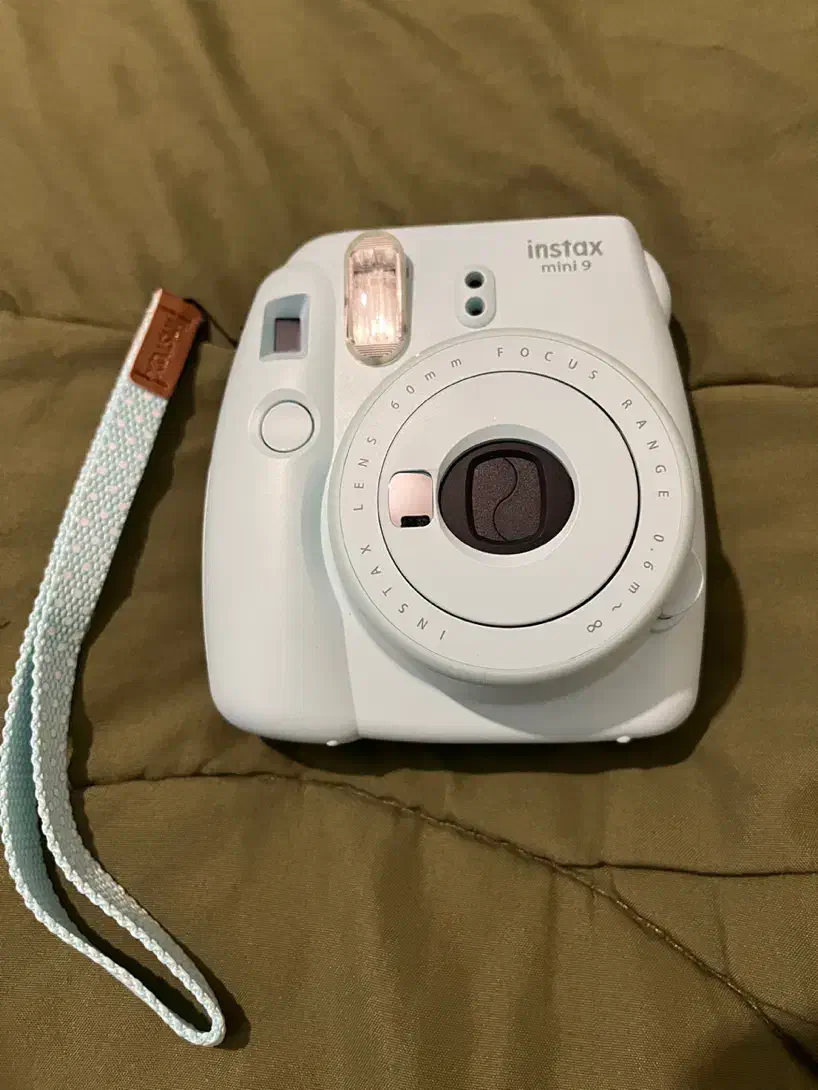 دوربین عکاسی چاپ سریع instax Mini 9|دوربین عکاسی و فیلمبرداری|تهران, نجات اللهی|دیوار