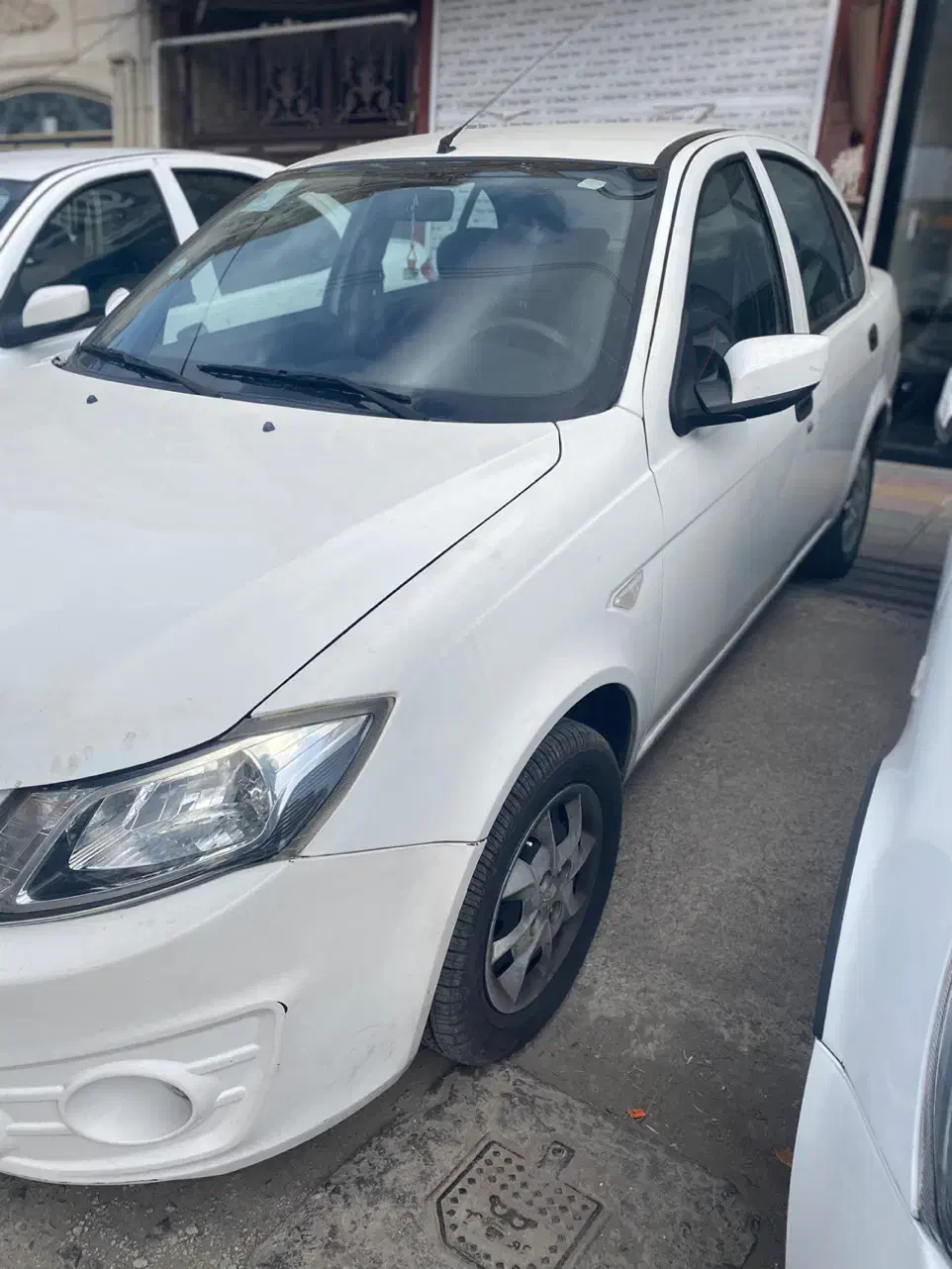 ساینا،مدل1400(نقدواقساط)|خودرو سواری و وانت|قم, دروازه چوبی|دیوار