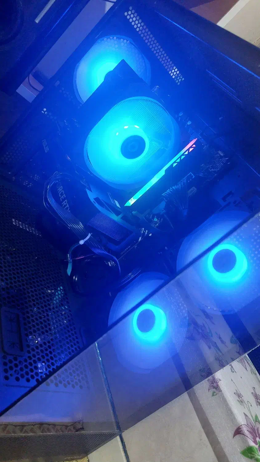 کیس گیمینگ با مانیتور|رایانه رومیزی|اصفهان, اندوان|دیوار