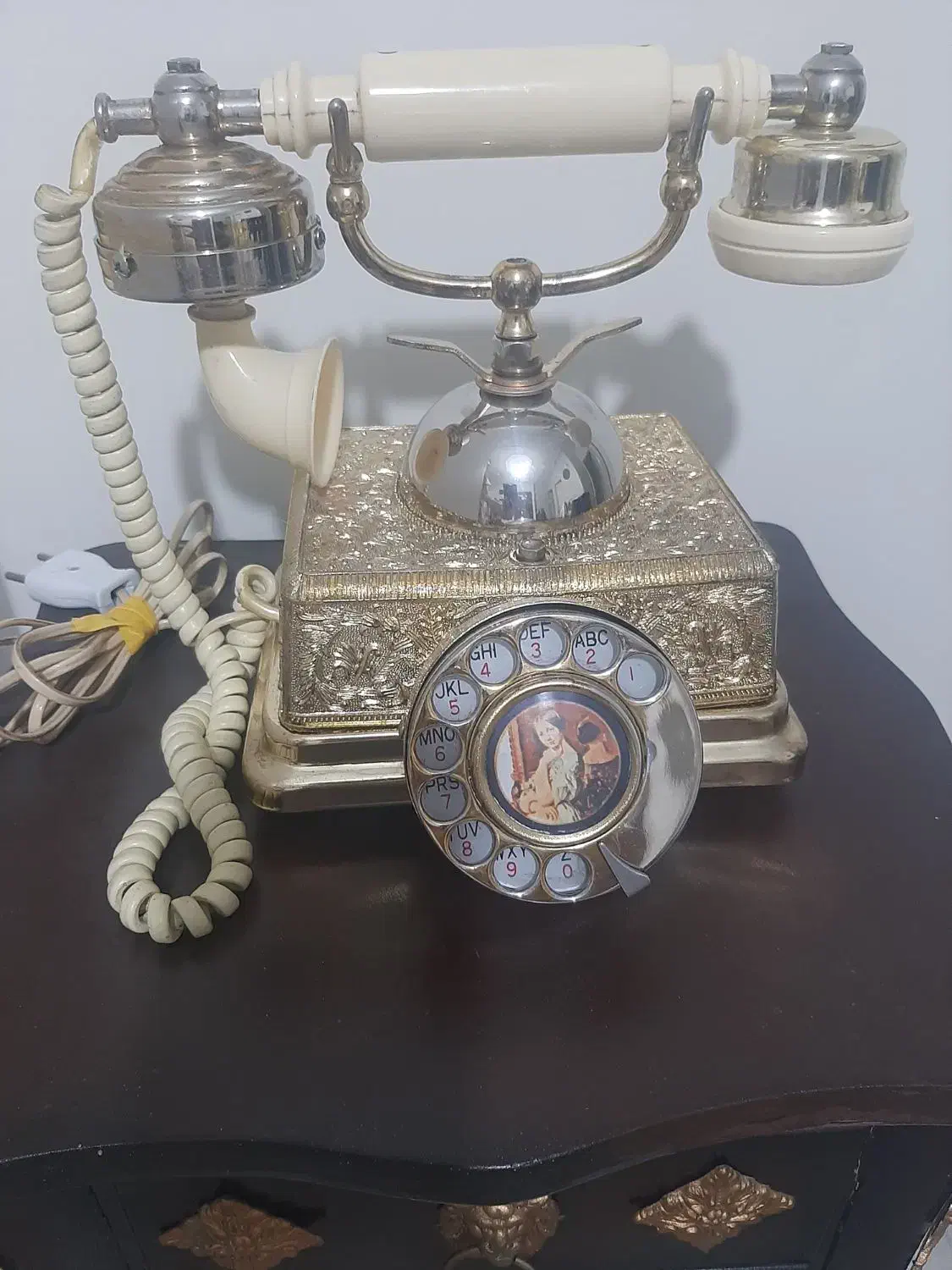 تلفن قدیمی|کلکسیون اشیاء عتیقه|تهران, مرزداران|دیوار