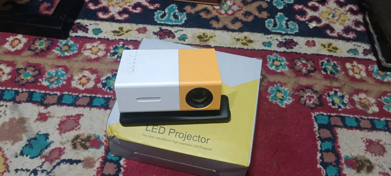 پروژکتور بسیار تمیز|تلویزیون و پروژکتور|مشهد, سراب|دیوار