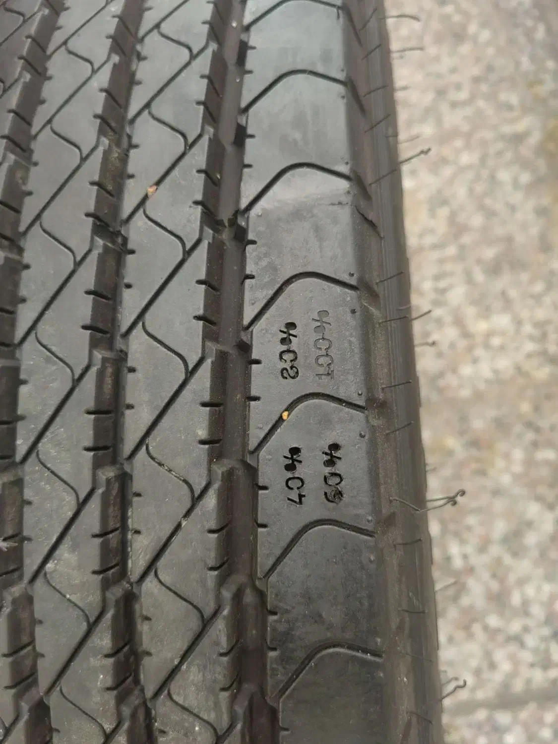 لاستیک بارز ۲۱۵|قطعات یدکی و لوازم جانبی|شیراز, شهدای شهرک سعدی|دیوار