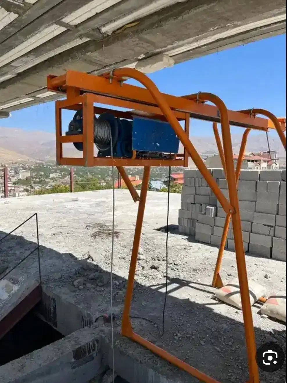 تعمیروسیم پیچی بالابر ساختمانی بصورت تخصصی|خدمات پیشه و مهارت|بروجرد, |دیوار