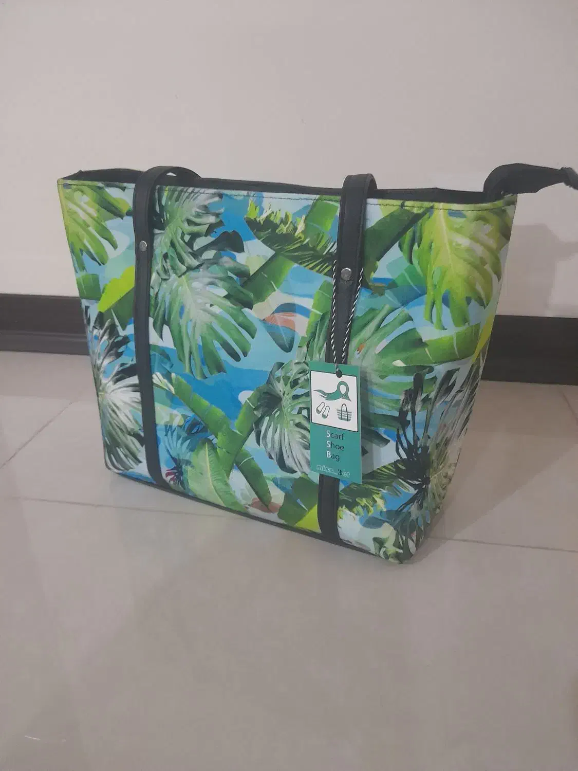 تعدادی کیف زنانه|کیف، کفش، کمربند|اصفهان, برازنده|دیوار