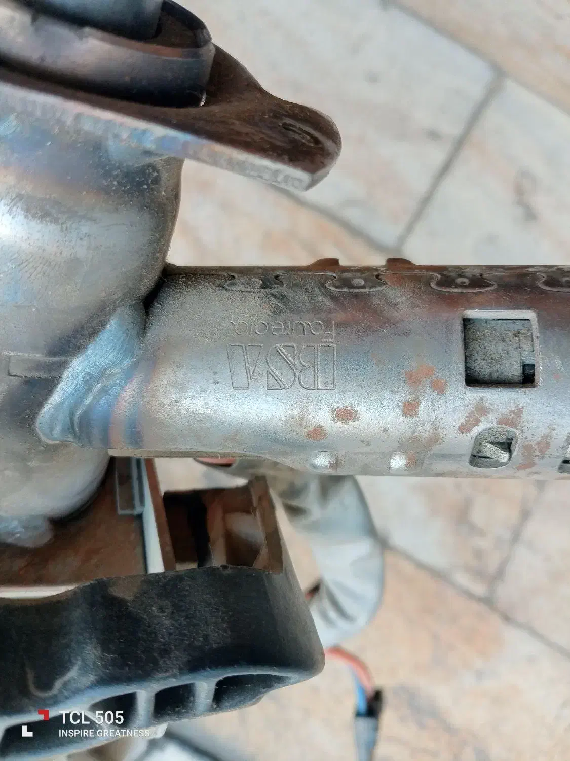 تلسکوپی فرمان سمند|قطعات یدکی و لوازم جانبی|اصفهان, درب کوشک|دیوار