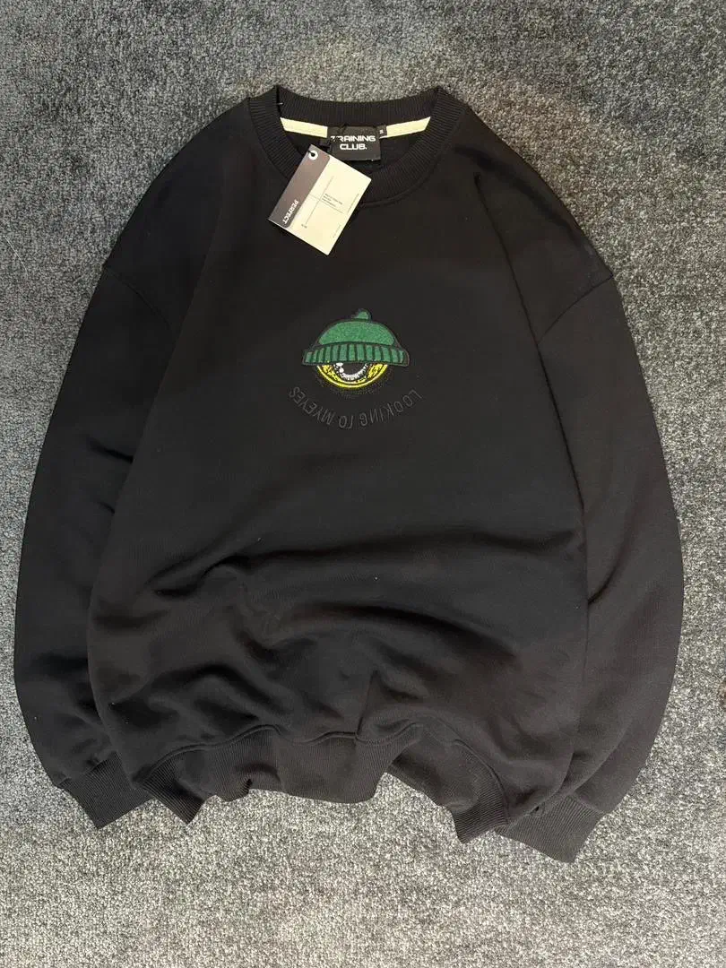 پوشاک فقط خارجی  چک ۲ماهه بدون کارمزد|لباس|اصفهان, خرم|دیوار