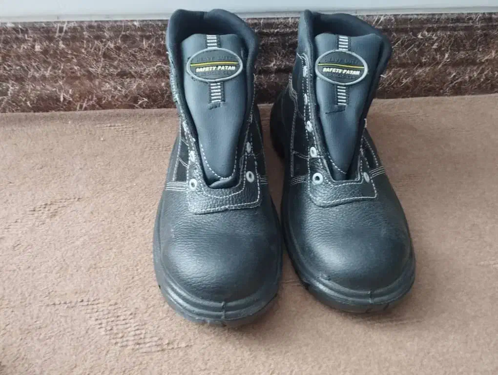 کفش ایمنی|کیف، کفش، کمربند|مرودشت, بیست متری بیمارستان|دیوار