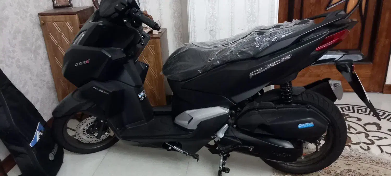 کلیک ۱۸۰ واریو1402|موتورسیکلت|تهران, آذری|دیوار