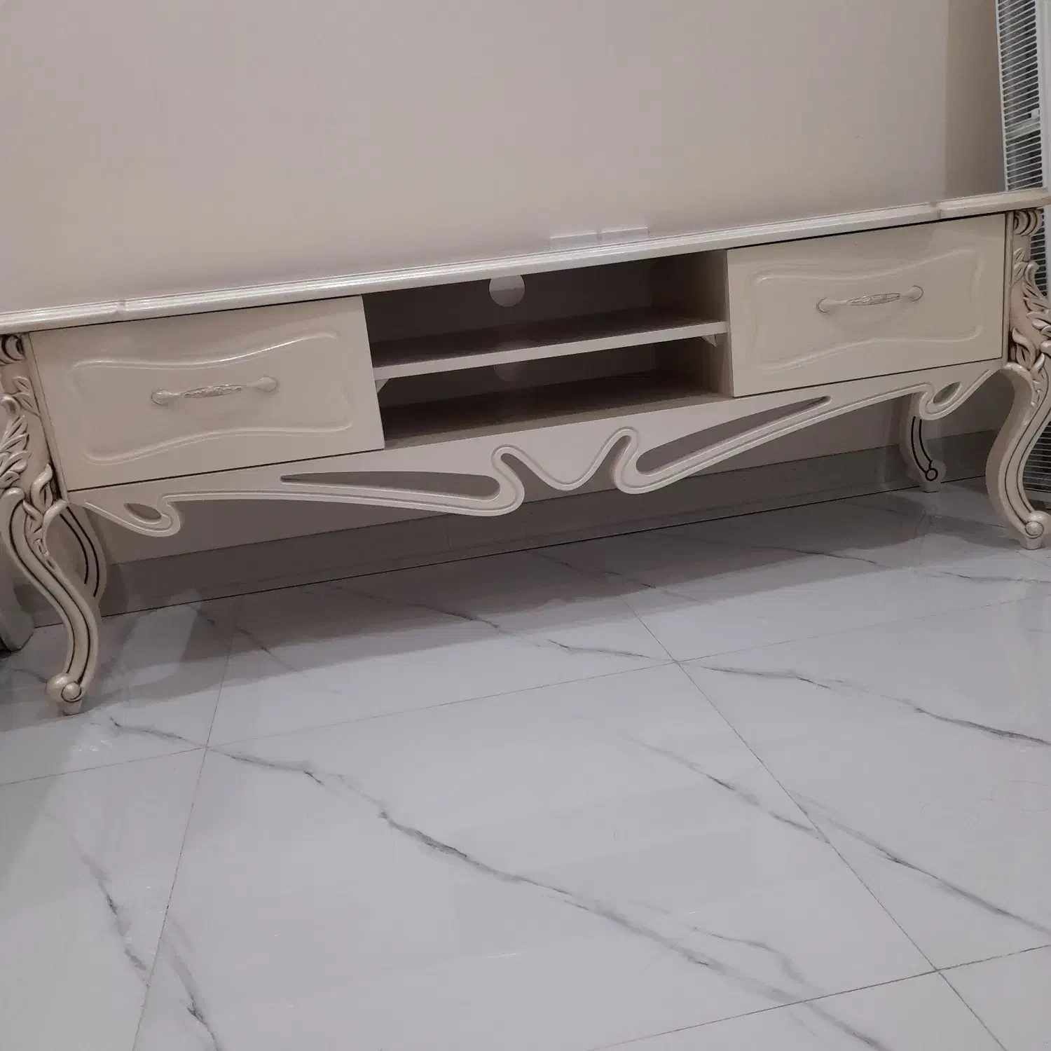 میز تی وی|میز تلویزیون|کرج, مهرویلا جنوبی|دیوار