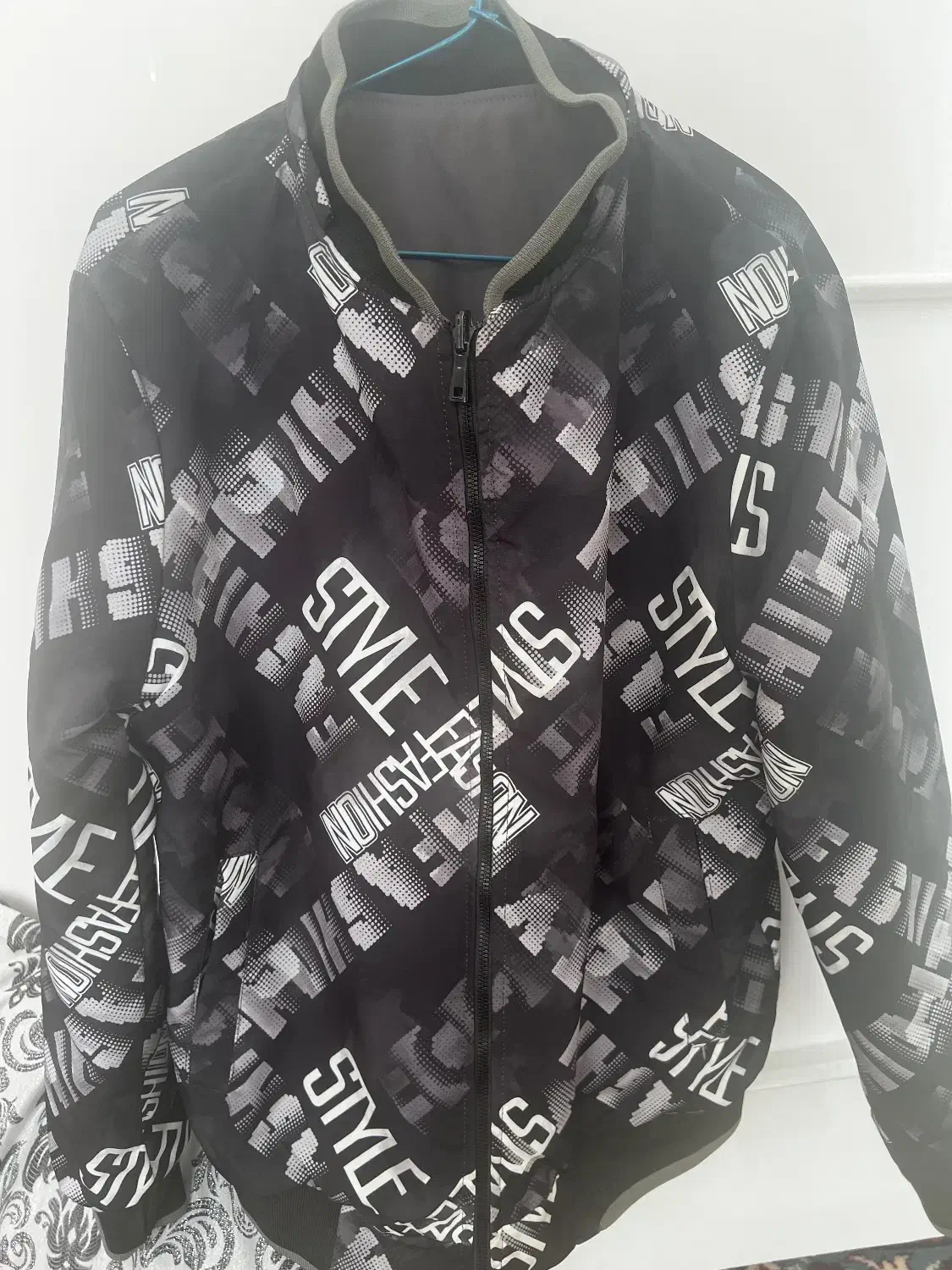 کاپشن|لباس|مشهد, دانش|دیوار