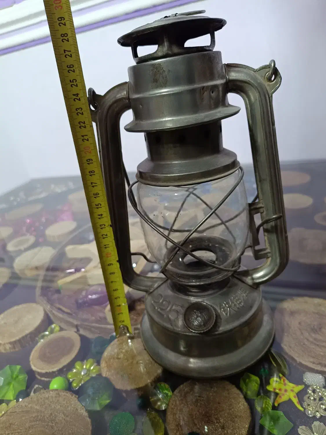 فانوس نفتی وساعت رومیزی|کلکسیون اشیاء عتیقه|شیراز, شهرک بهار|دیوار