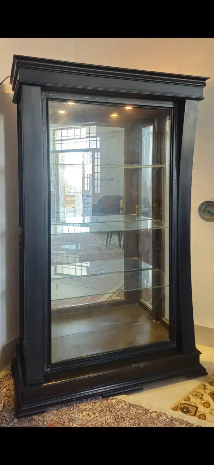 فروش ویترین بسیار تمیز|بوفه، ویترین، کنسول|لامرد, |دیوار