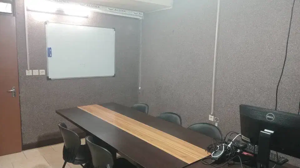 کلاس و فضای آموزشی مجهز در چهارراه سینماسعدی|اجارهٔ کوتاهمدت دفتر کار و فضای آموزشی|شیراز, سینما سعدی|دیوار