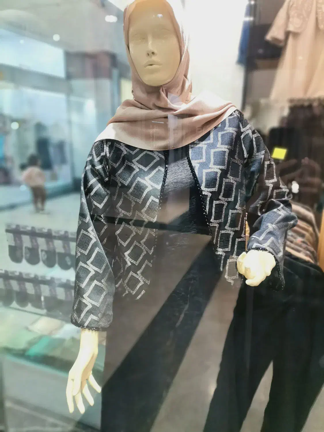 استخدام فروشنده خانم محصولات حجاب|استخدام بازاریابی و فروش|تهران, بازار|دیوار