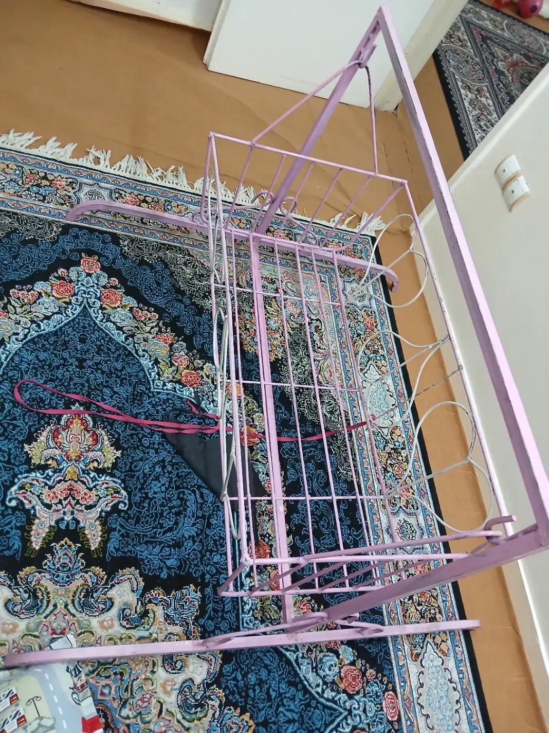 گهواره فلزی بسیارمقاوم و تمیز درحدنو|تخت و صندلی بچه|تهران, تولید دارو|دیوار