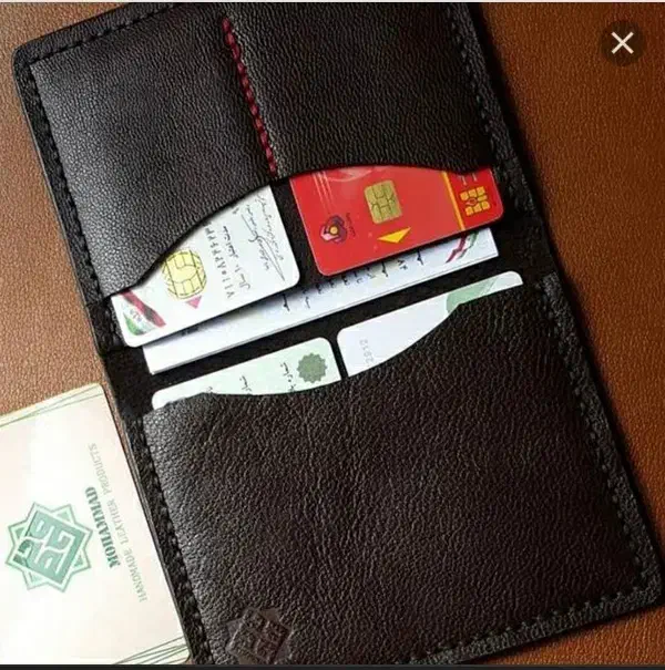 کیف مدارک گمشده در منطقه آزاد انزلی (کاسپین)|اشیا|بندر انزلی, جفرود پایین|دیوار