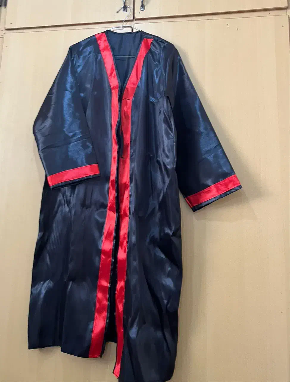 لباس فارغ التحصیلی|لباس|اهواز, اهواز|دیوار