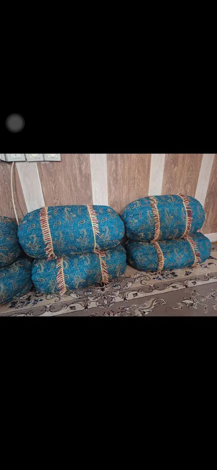 ۶عدد پشتی درحد نو|پشتی|بندر گناوه, |دیوار