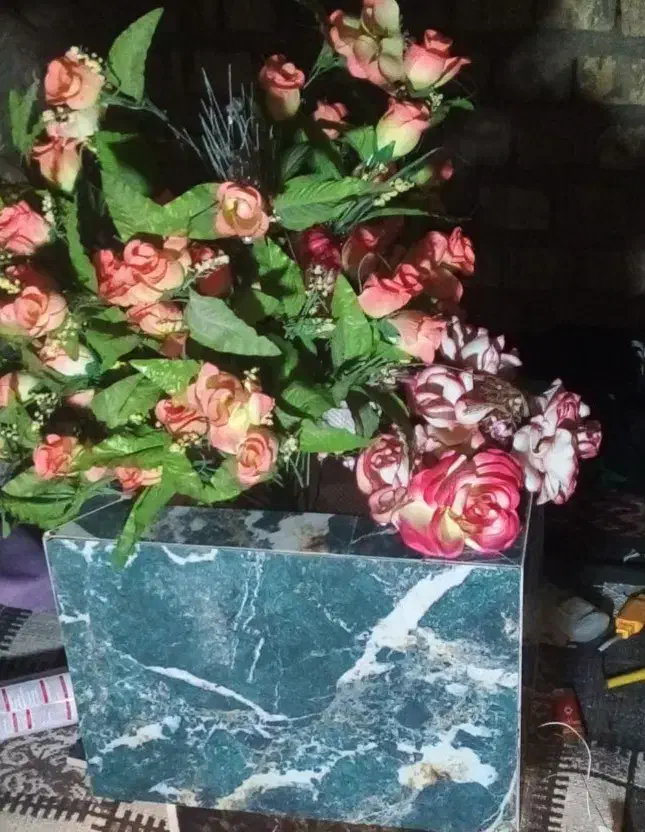 گلدان بزرگ چراغ دار|صنایع دستی و سایر لوازم تزئینی|قم, شهید صیاد شیرازی|دیوار