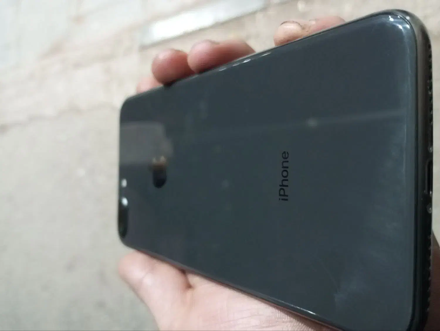 ایفون ۸ پلاس در حد|موبایل|رباط‌کریم, رباط‌کریم|دیوار